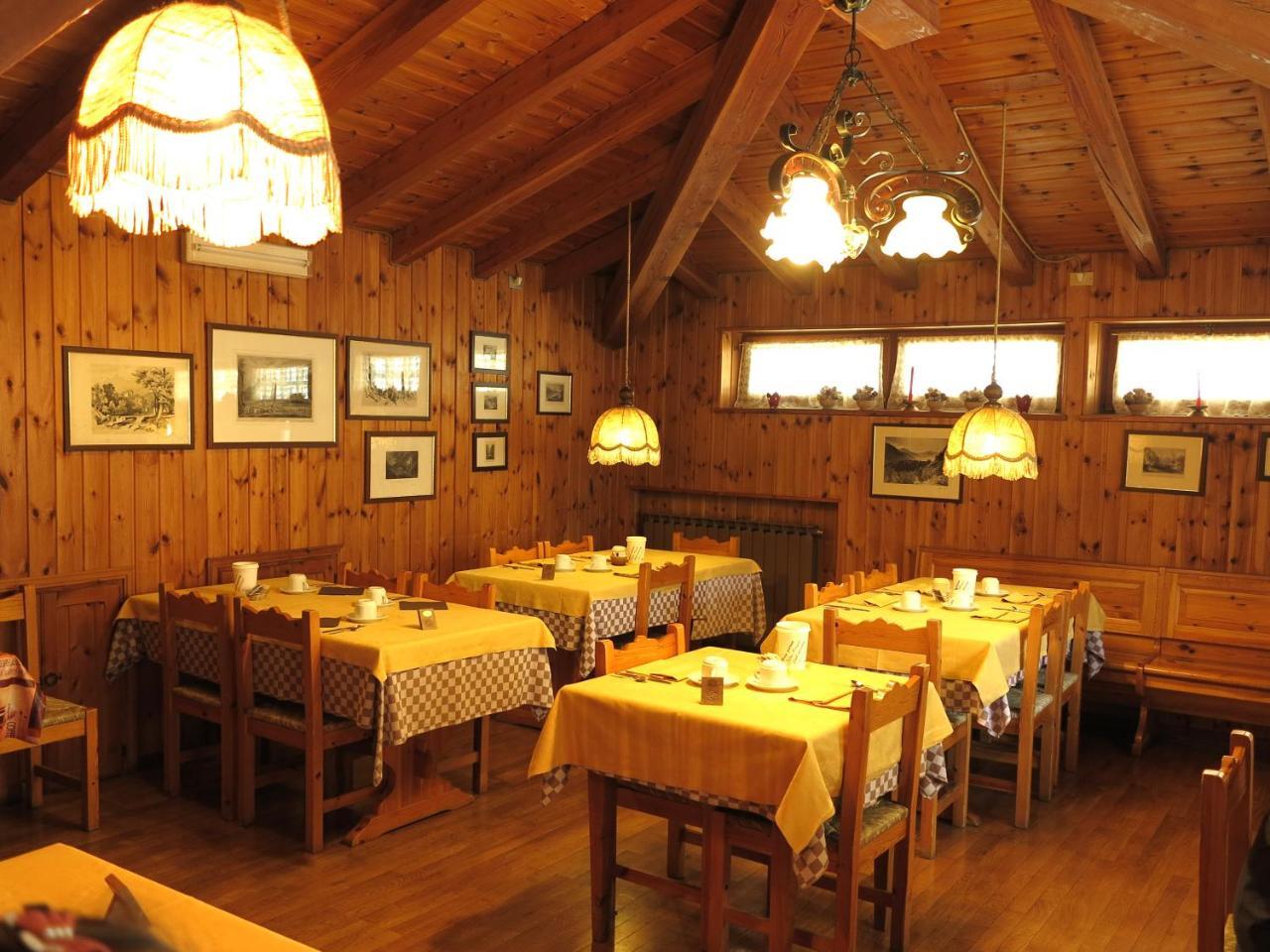 Hotel Locanda Grauson 코네 외부 사진